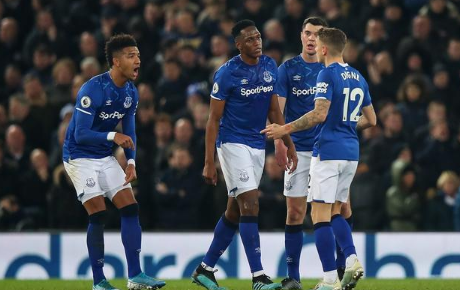  法甲保级大战混沌，五支球队深陷泥潭混战  